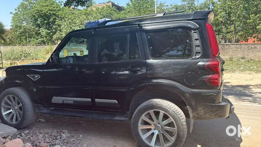 Mahindra Scorpio Classic 2025 डीज़ल 14500 Km Driven