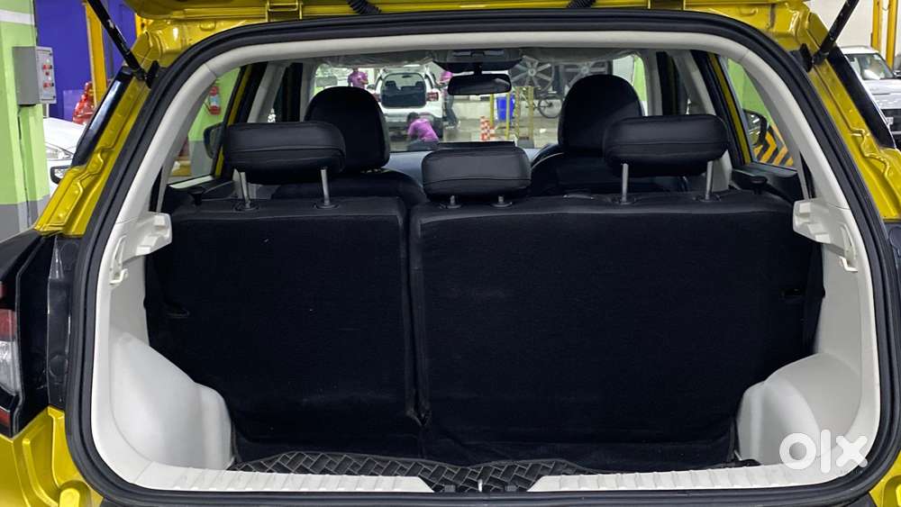 Mahindra Xuv 3xo Ax5l 1.2 Petrol At, 2024, Petrol