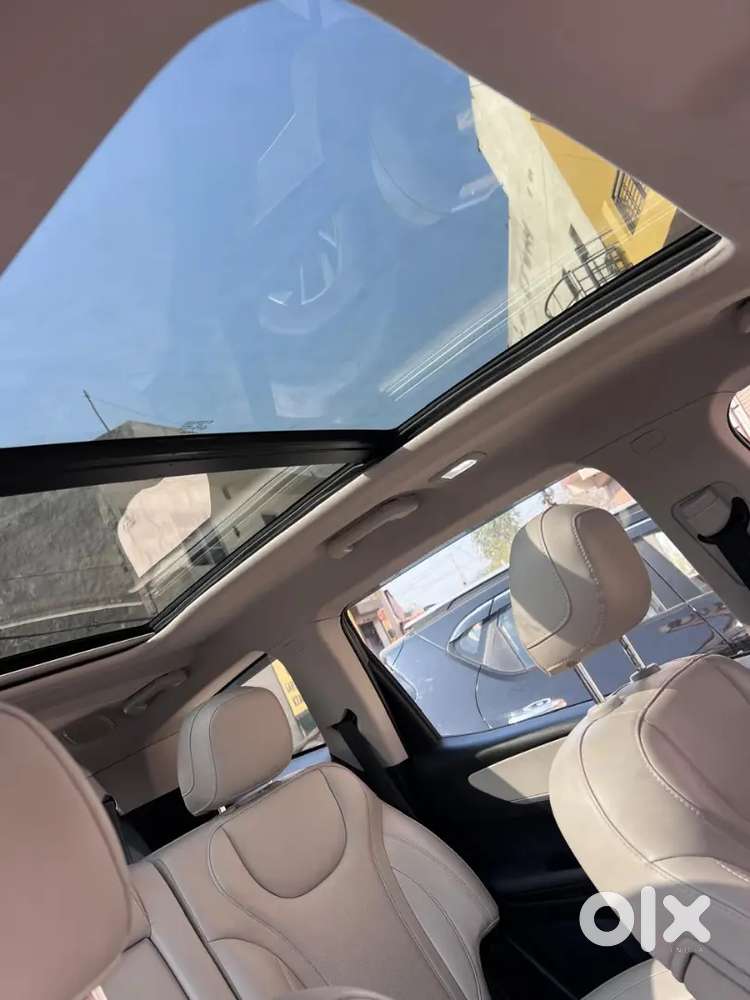 Mahindra Xuv700 2023 Diesel 27000 Km Driven