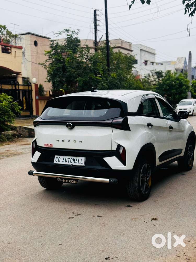 Tata Nexon Smart Plus1.2 Revotron Petrol 5 Mt, 2024, Petrol