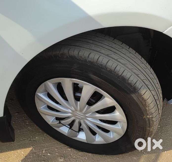 Maruti Suzuki Swift Vxi Abs Bsiv, 2015, Petrol