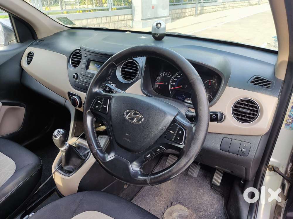 Hyundai Grand I10 Asta Option, 2016, Petrol