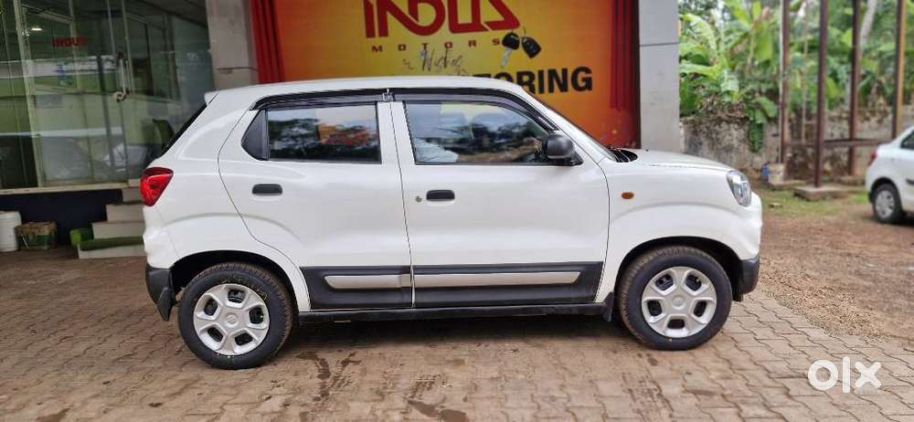 Maruti Suzuki S-presso Vxi At, 2022, Petrol