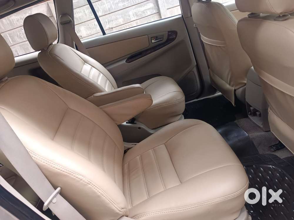 Toyota Innova 2012-2013 2.5 E Diesel Ms 7-seater, 2012, Diesel