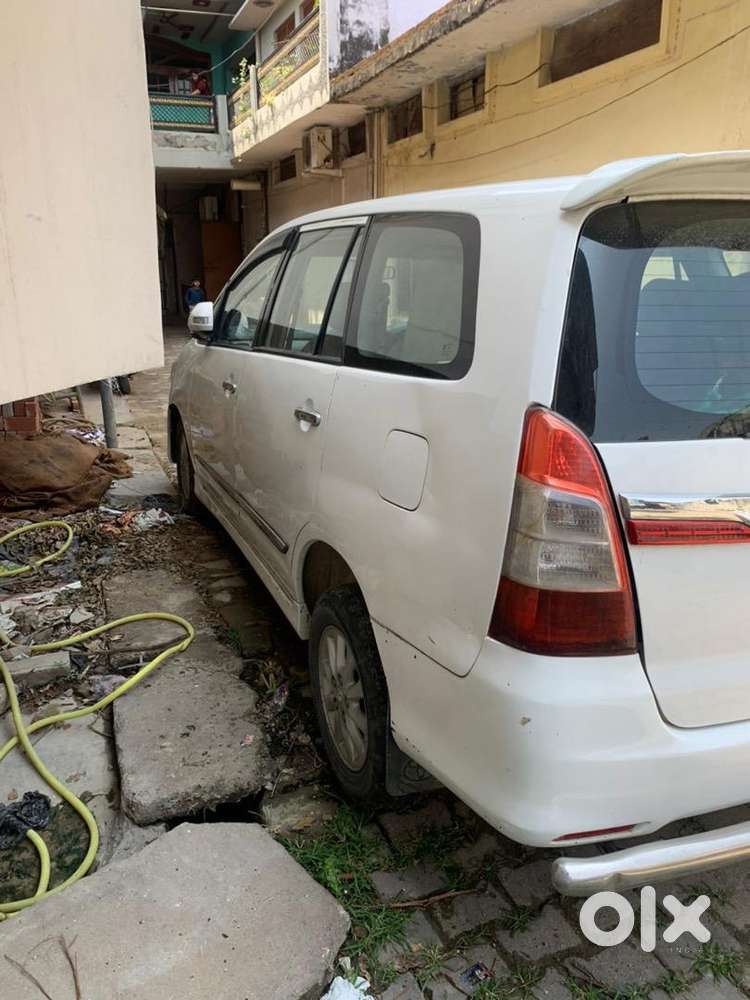 Toyota Innova 2015 Diesel Well Maintained