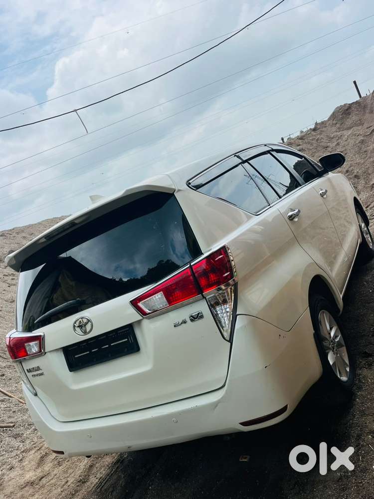 Toyota Innova Crysta 2017