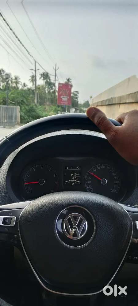 Volkswagen Polo 2015 Petrol 130000 Km Driven