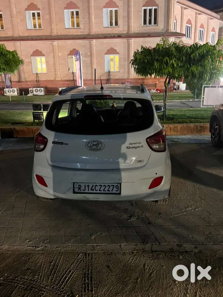 Hyundai Grand I10 2015 Cng With Manual Transmission