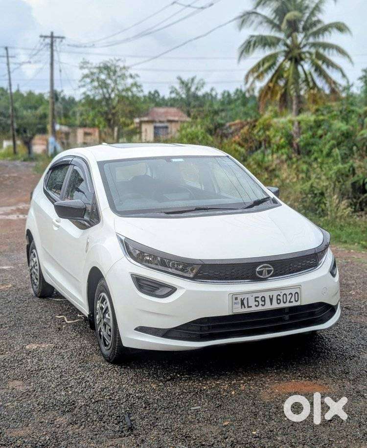 Tata Altroz 1.2 Xe, 2020, Petrol