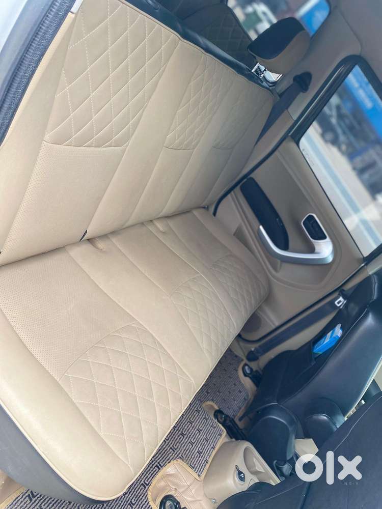 Mahindra Tuv 300 T10, 2019, Diesel