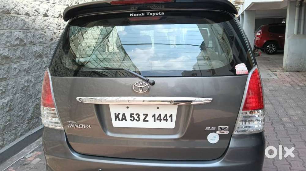 Toyota Innova 2.5v For Sale