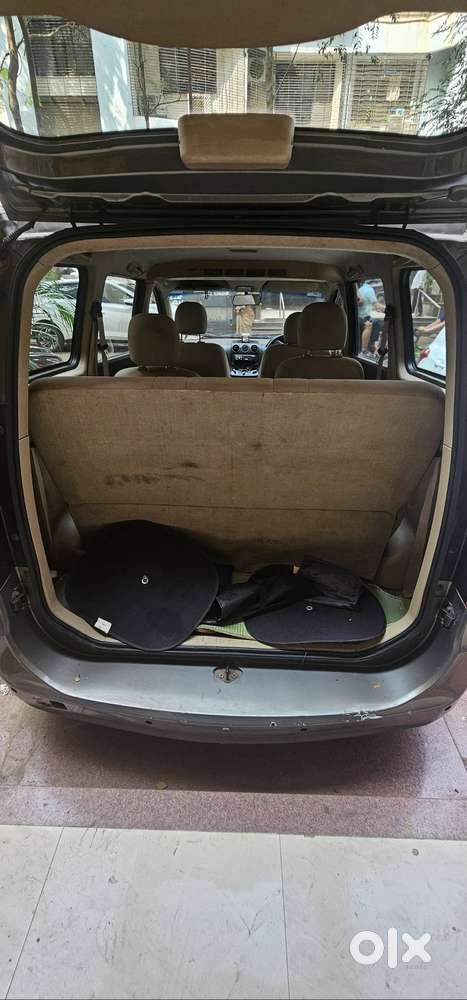 Enjoy 7 Seater Cng Car