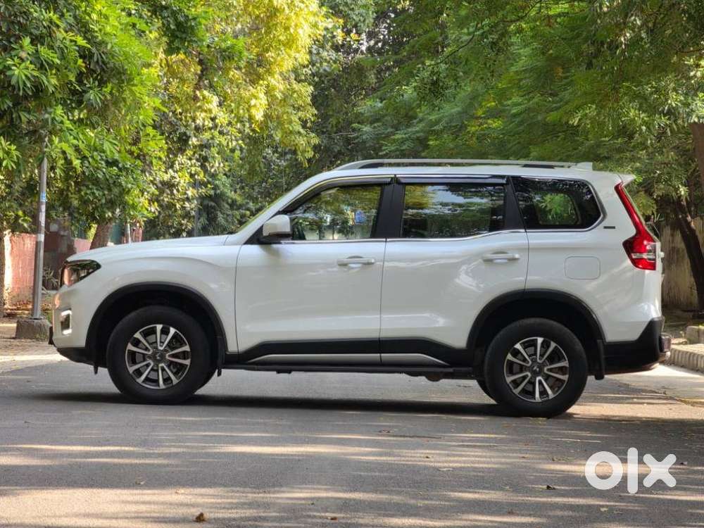 Mahindra Scorpio-n 2.0 Z8 Petrol At 7 Str, 2025, Petrol
