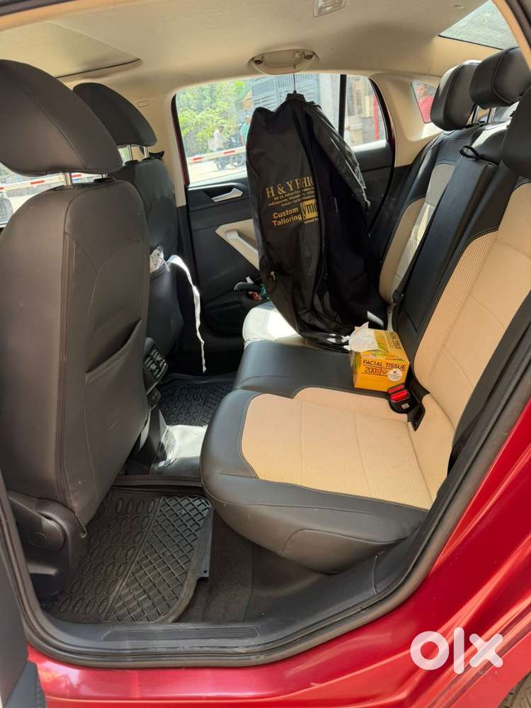 Red Vw Virtus Top Model Manual. Excellent Condition.