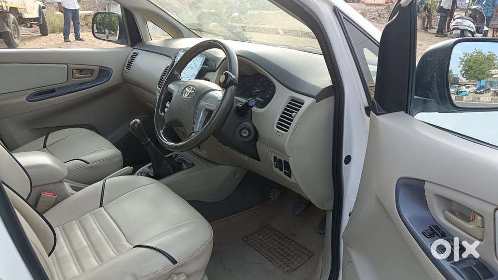 Toyota Innova 2.5 G (diesel) 7 Seater Bs Iv, 2013, Diesel