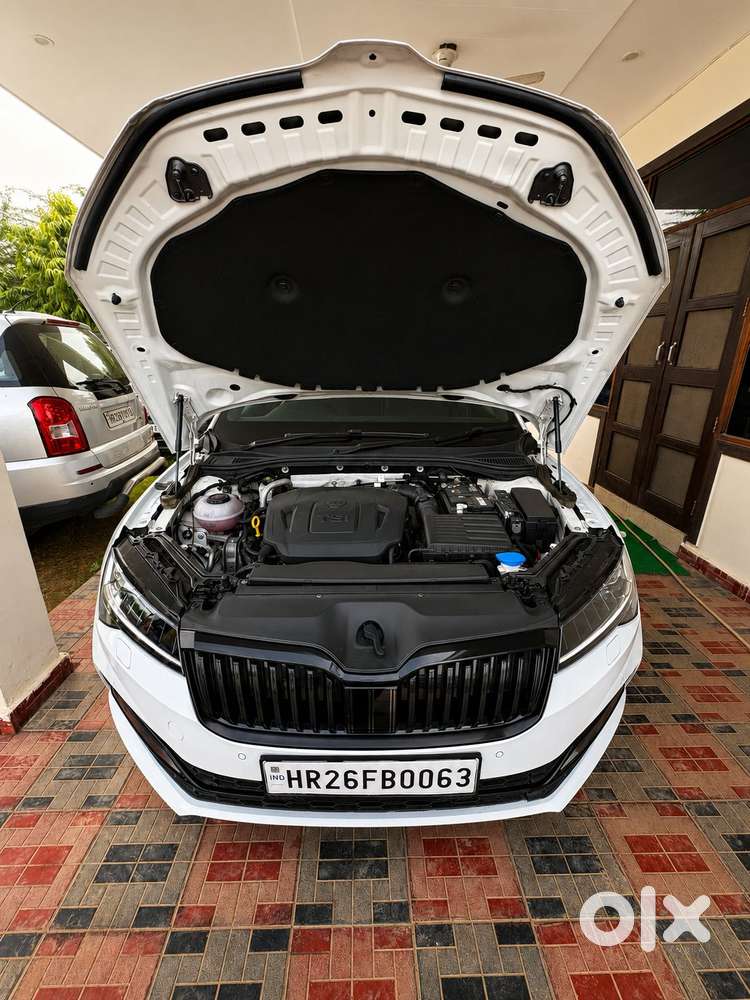 Skoda Superb 2.0 Sportline Tsi At, 2023, Petrol