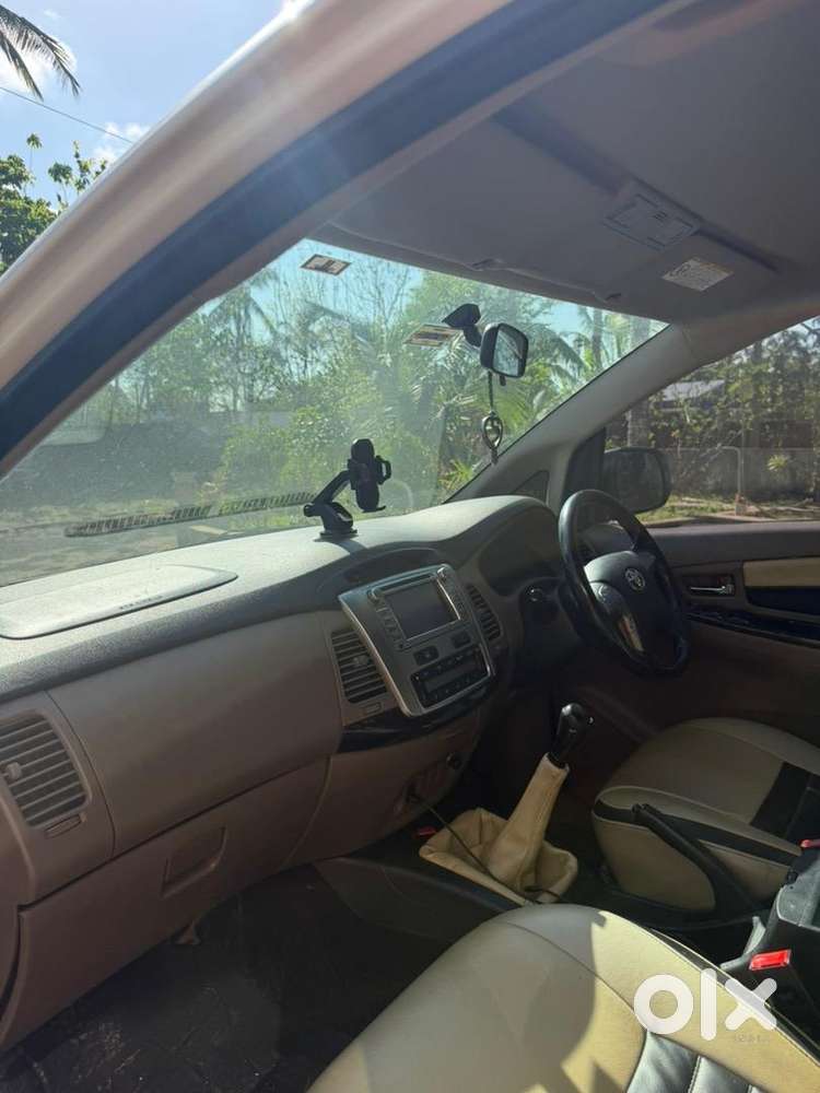 Toyota Innova 2015 Diesel Well Maintained