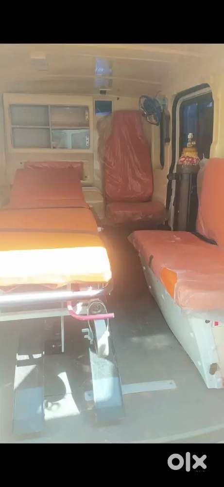 Tata Magic Express Ambulance