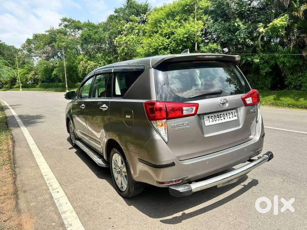 Toyota Innova Crysta 2.8z Automatic, 2016, Petrol