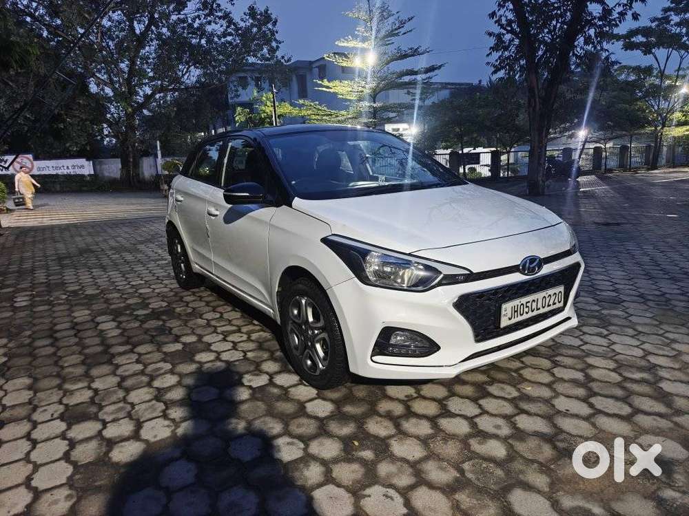 Hyundai I20 Sportz 1.2 Mt Dual Tone, 2019, Petrol