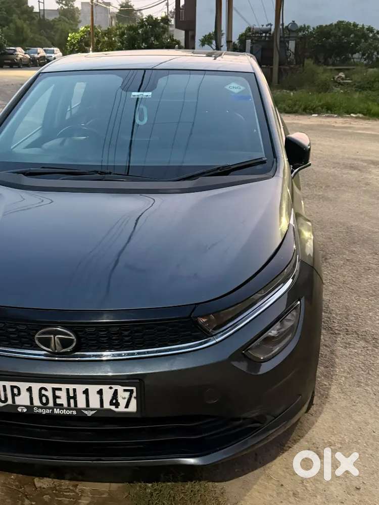 Tata Altroz Xz+ (o)(s) Icng Top Model  Sunroof  May 2024