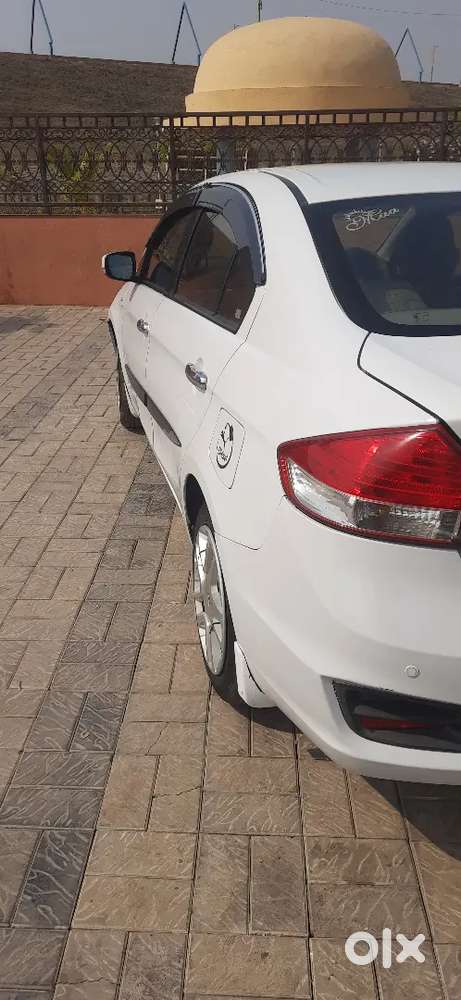 Maruti Suzuki Ciaz 2015 Diesel 122000 Km Driven