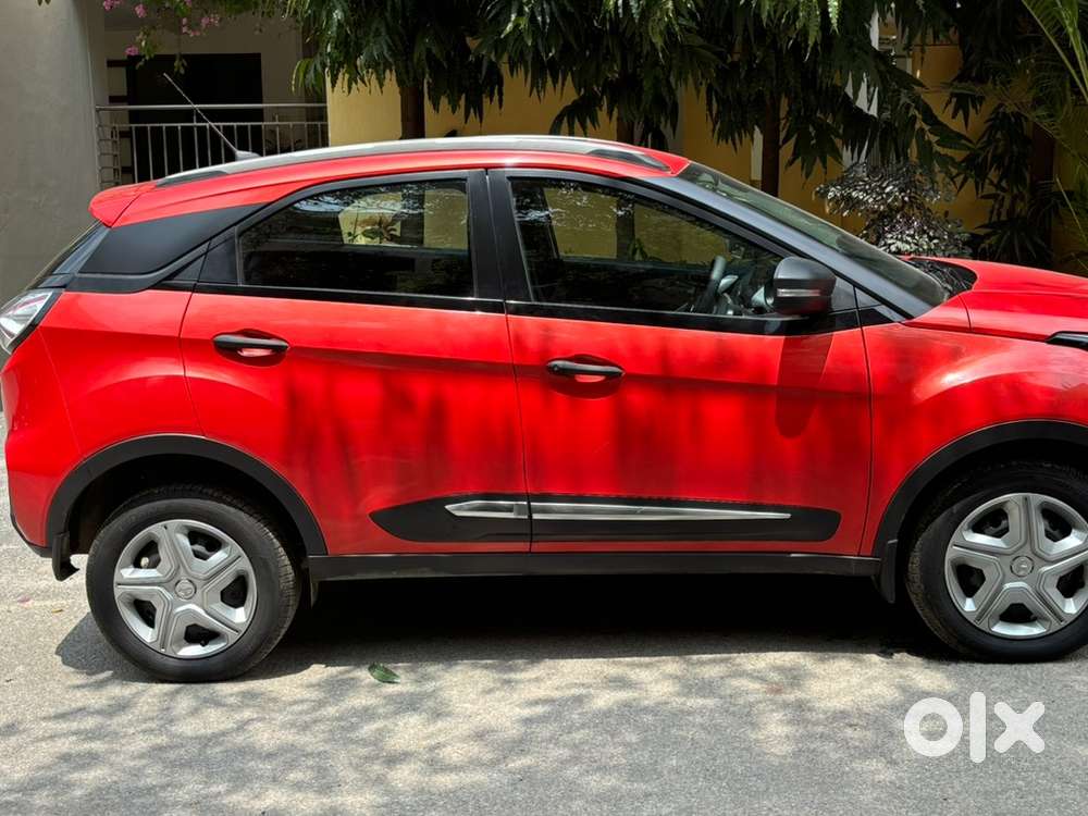 2021 Tata Nexon Petrol Automatic 14000 Km Excellent Condition