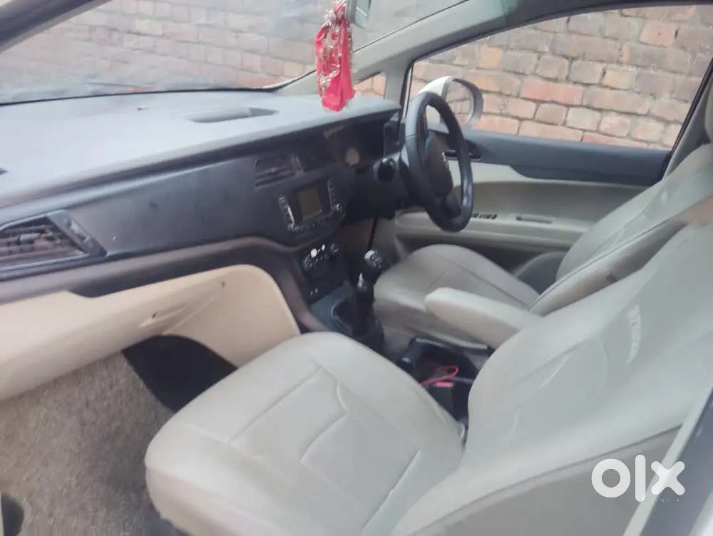 Mahindra Marazzo Diesel 2020