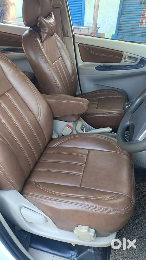 Toyota Innova 2013 Diesel Very Less Price And Well Maintained