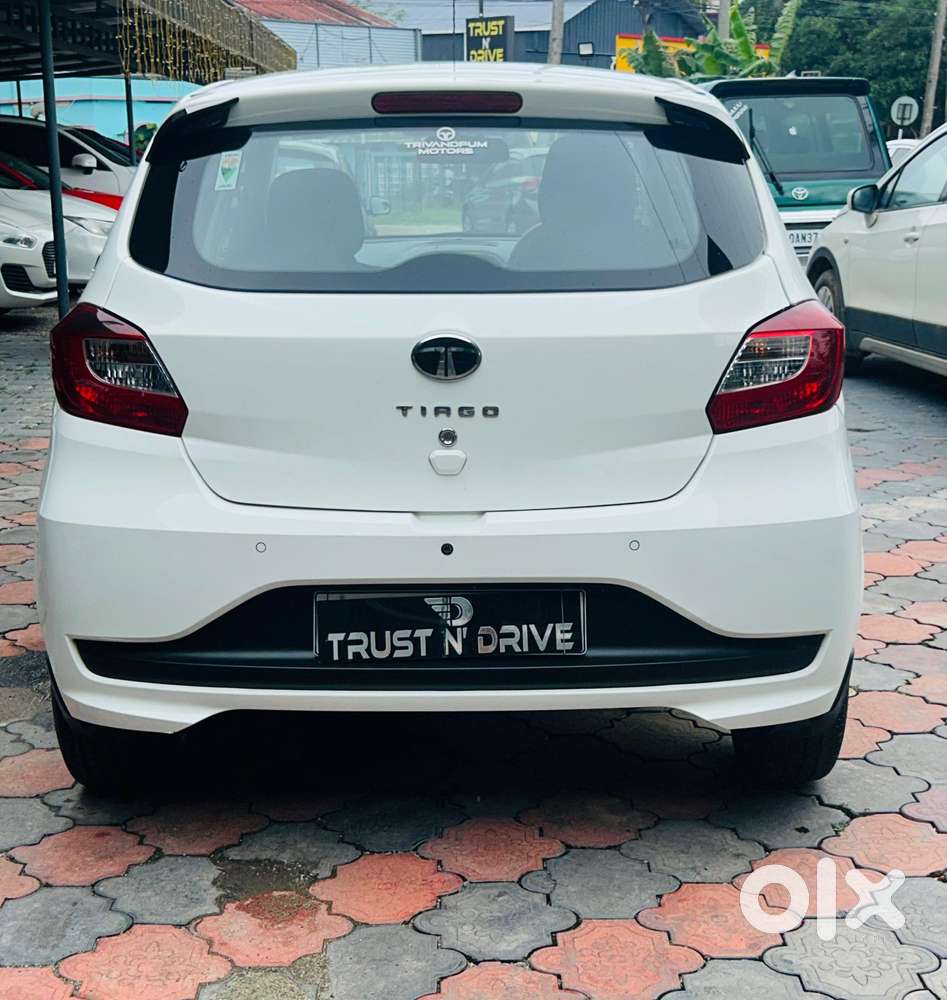 Tata Tiago 1.2 Revotron Xt (o), 2024, Petrol