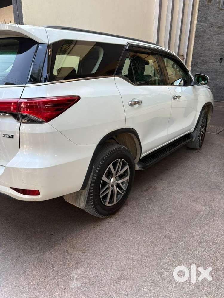 Toyota Fortuner 2021 Diesel 86180 Km Driven