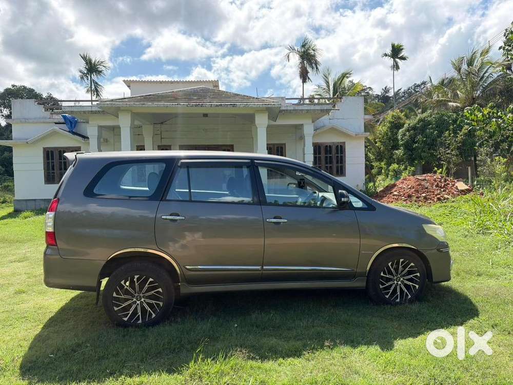 Toyota Innova Diesel Manual 2nd Owner 2014