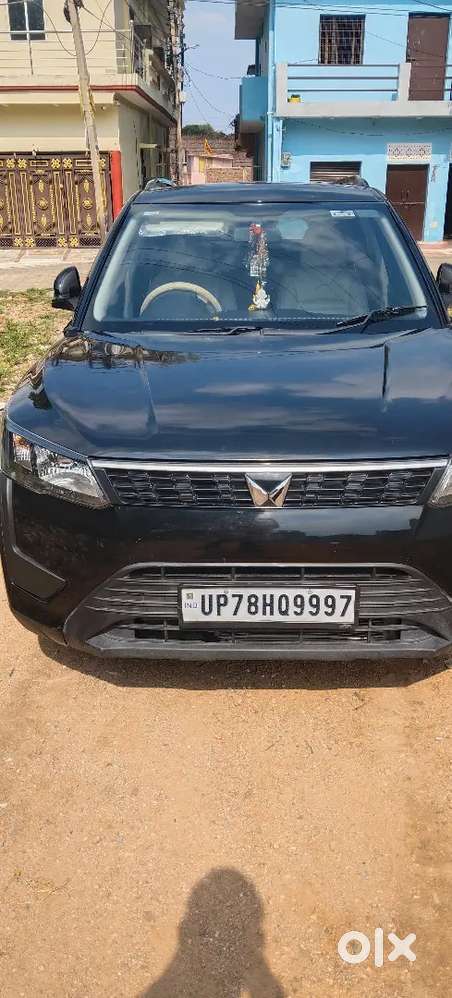Mahindra Xuv300 2024 Petrol Well Maintainedd