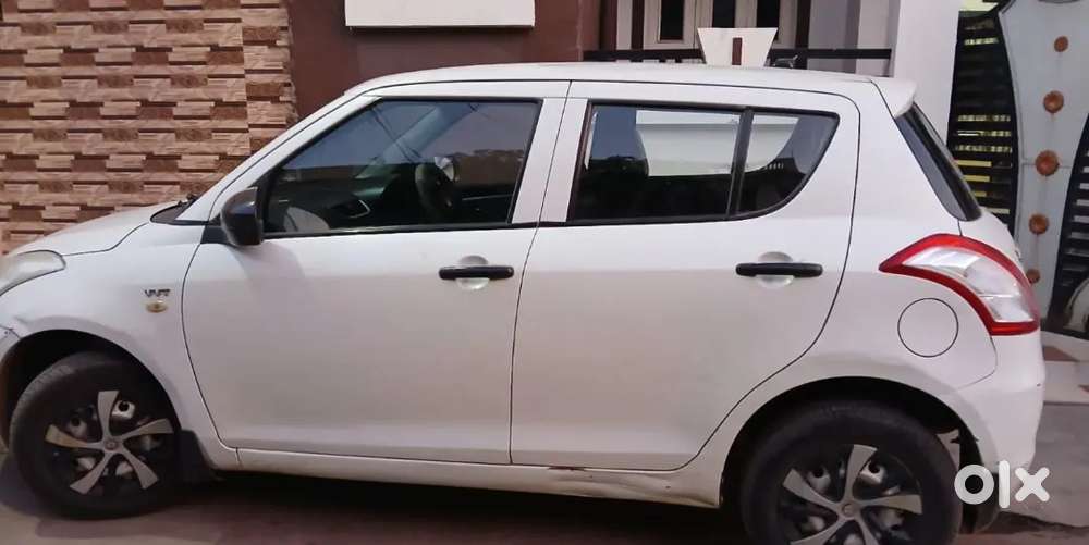 Maruti Suzuki Swift 2015 Petrol Well Maintained