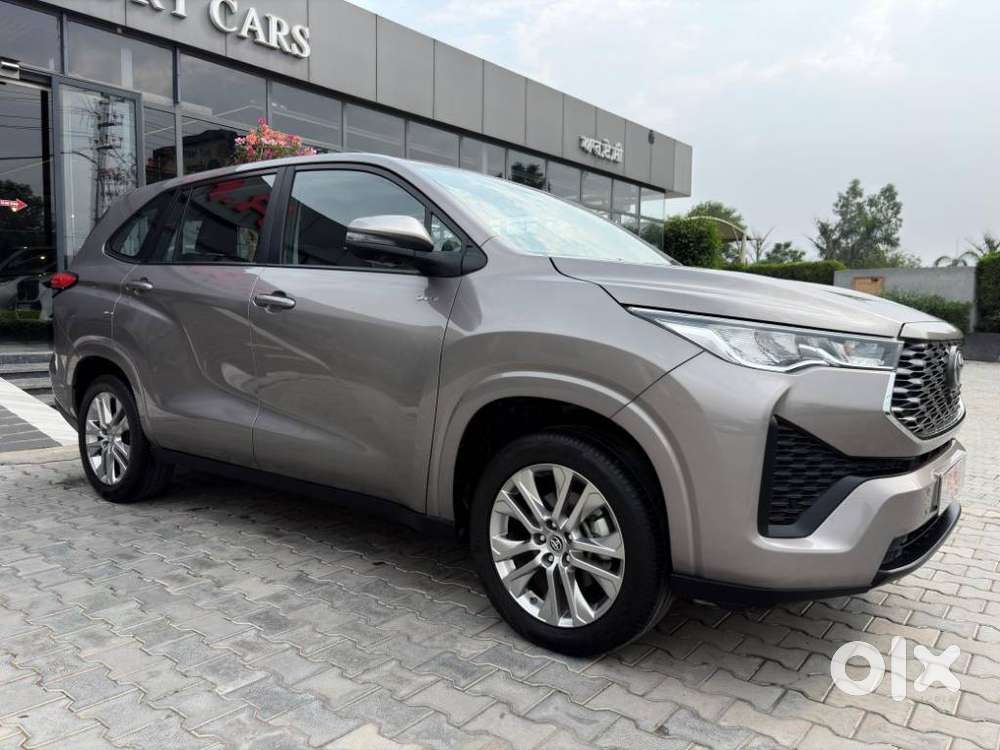 Toyota Innova Hycross 2.0 Vx Hybrid 7 Str, 2025, Petrol