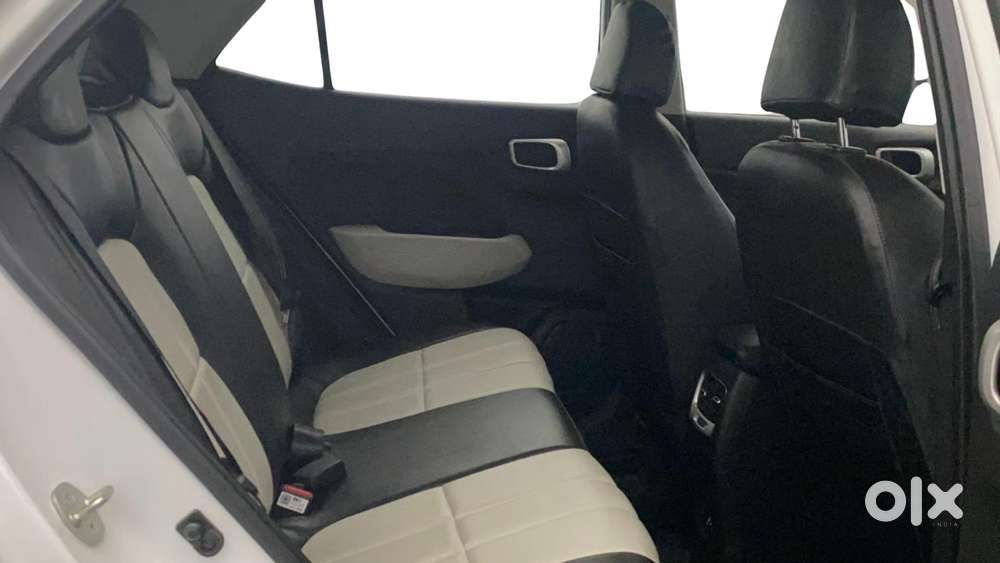 Hyundai Venue 1.0 S (o) Turbo Dct, 2023, Petrol