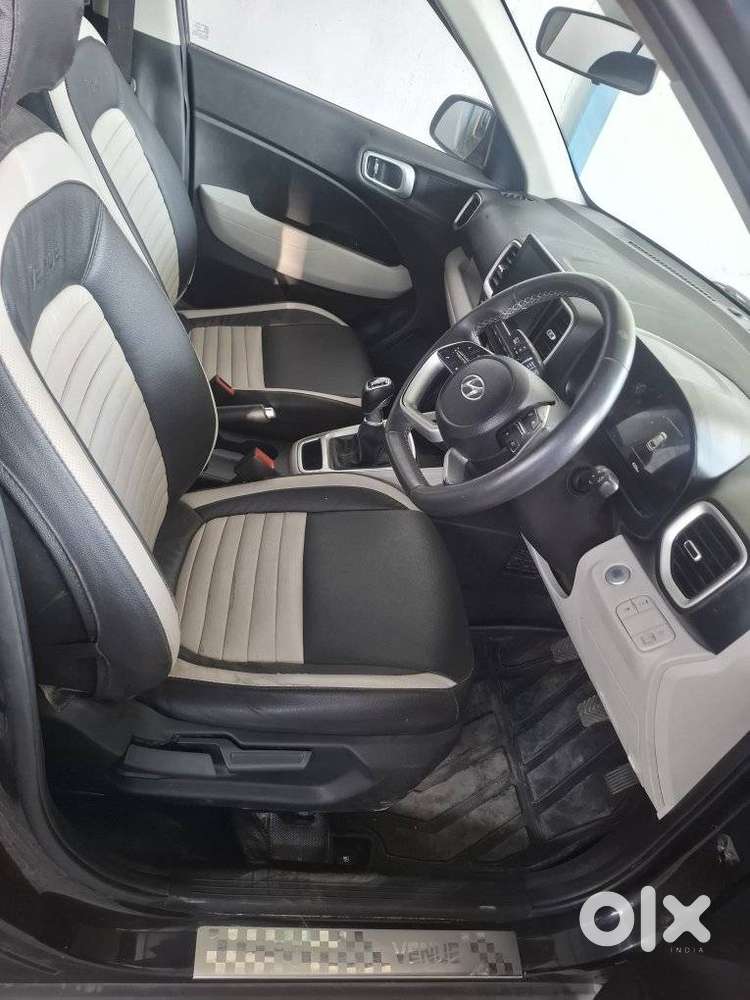 Hyundai Venue Sx Mt, 2023, Diesel