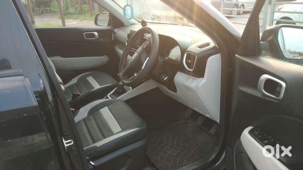 Hyundai Venue 1.2 S (o), 2024, Petrol