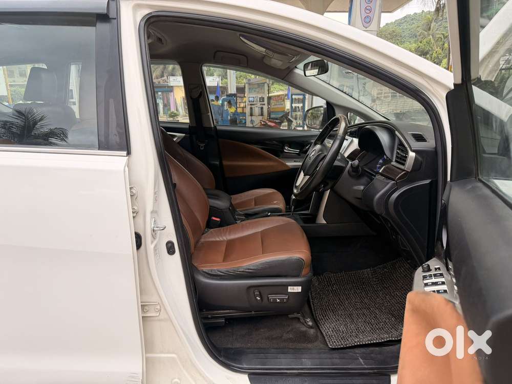 Toyota Innova Crysta 2.8z Automatic, 2016, Diesel