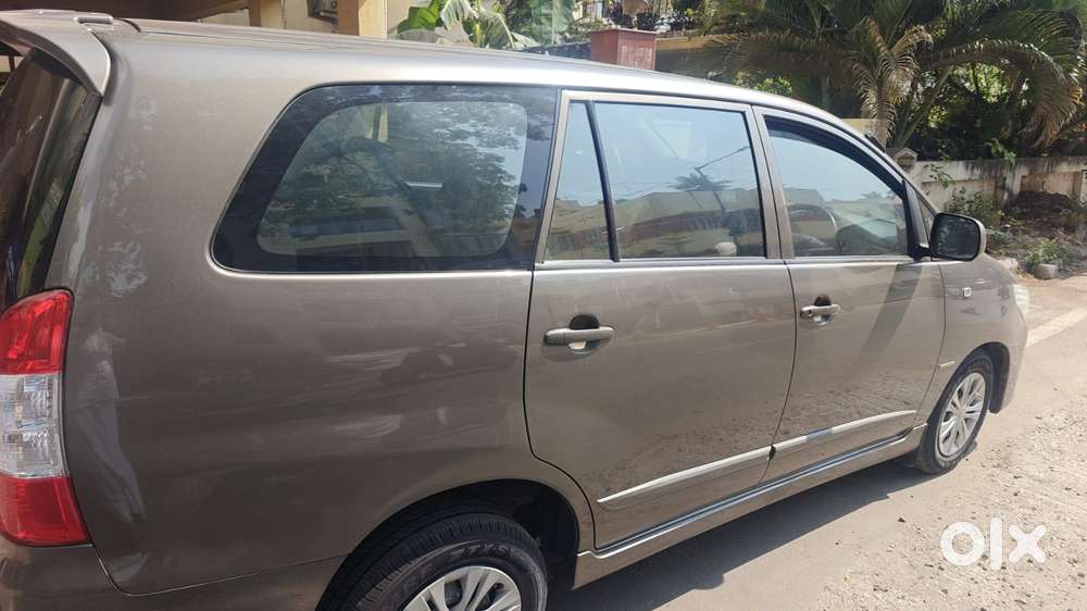 Toyota Innova 2.5 Gx 8 Str Bs-iii, 2015, Diesel