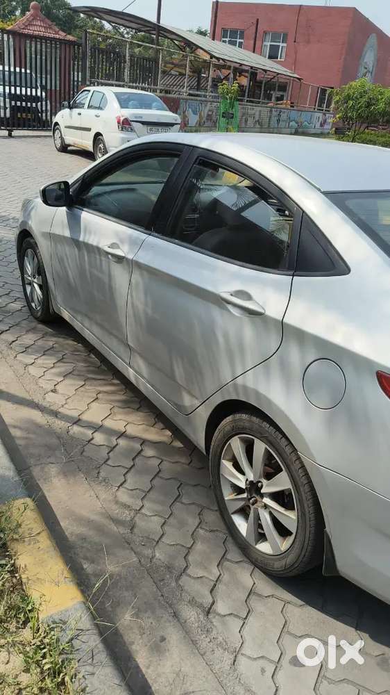 Hyundai Verna 2011 Petrol 19000 Km Driven