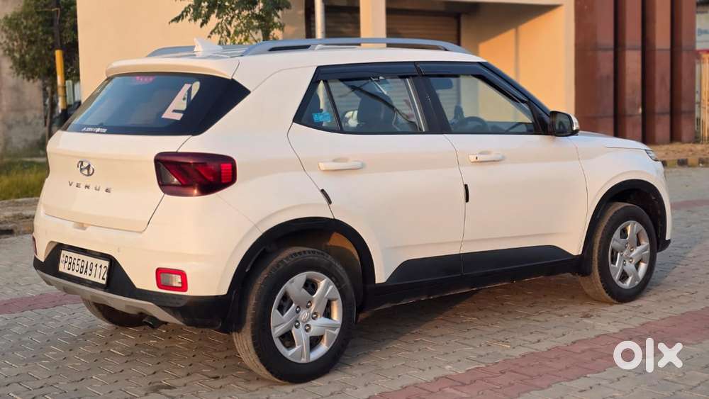 Hyundai Venue 1.2 S Plus, 2021, Petrol