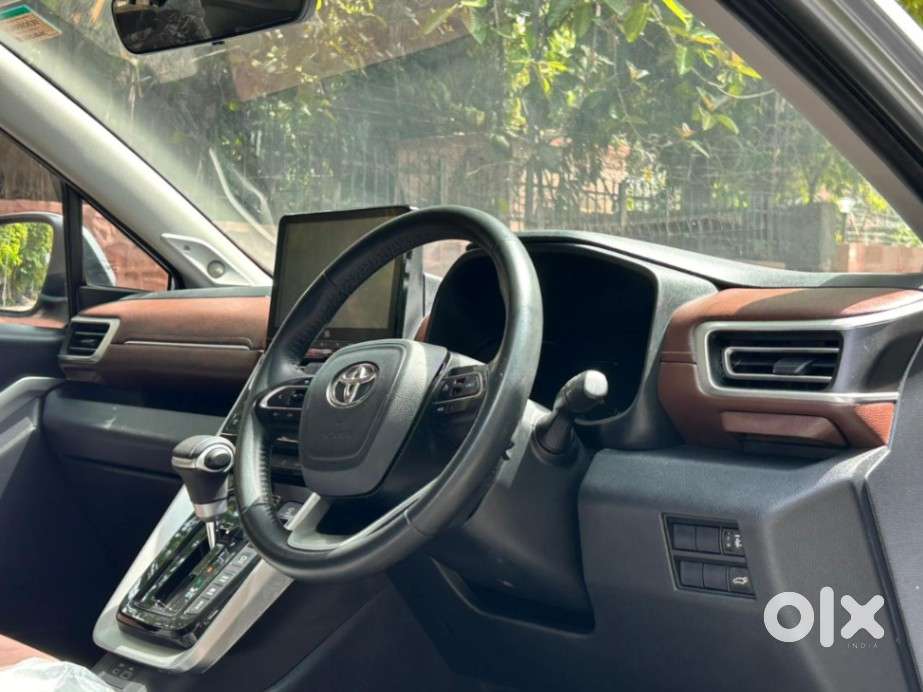 Toyota Innova Crysta [2020-ongoing] 2.7 Zx At 7 Str, 2024, Petrol