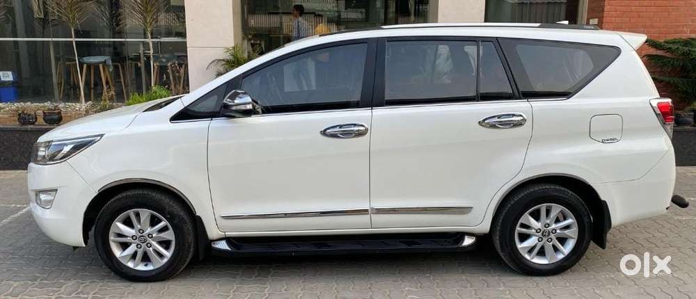 Toyota Innova Crysta 2.8z Automatic, 2017, Diesel