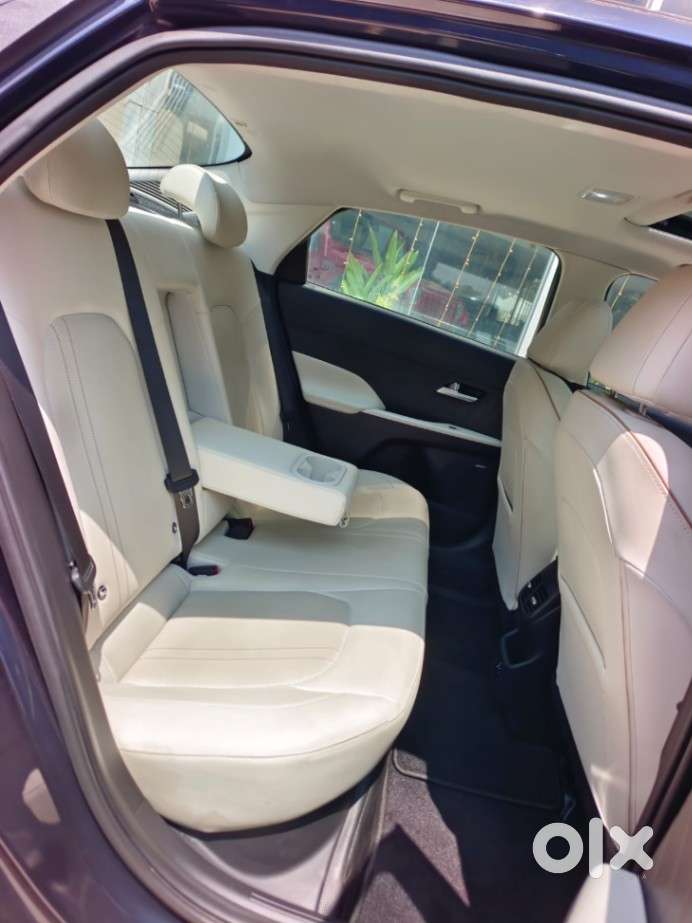 Hyundai Verna 1.5 Sx (o) Ivt, 2023, Petrol