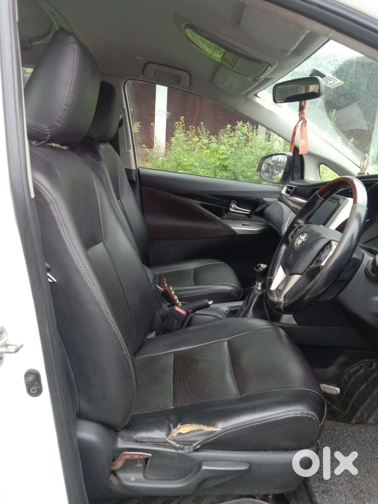 Toyota Innova Crysta 2.4 V, 2016, Diesel