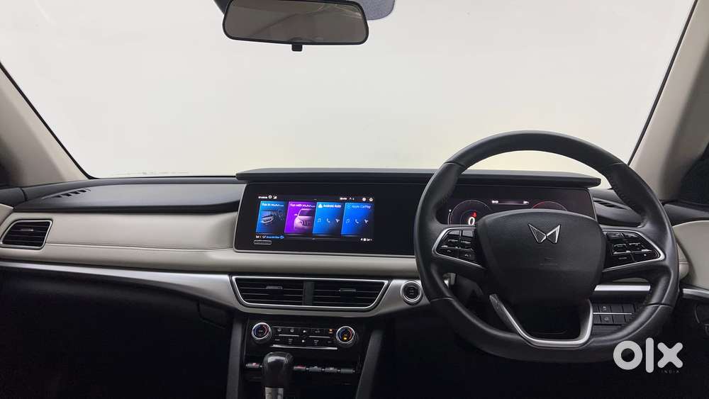 Mahindra Xuv700 2.0 Ax 7 Petrol At Str, 2022, Petrol