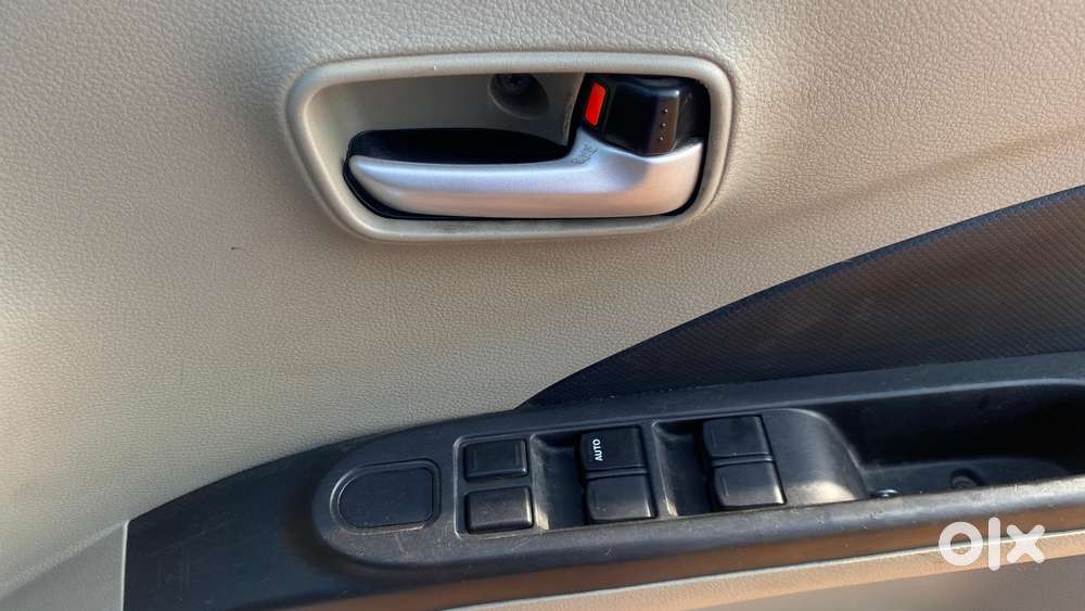 Maruti Suzuki Celerio Vxi At, 2014, Petrol