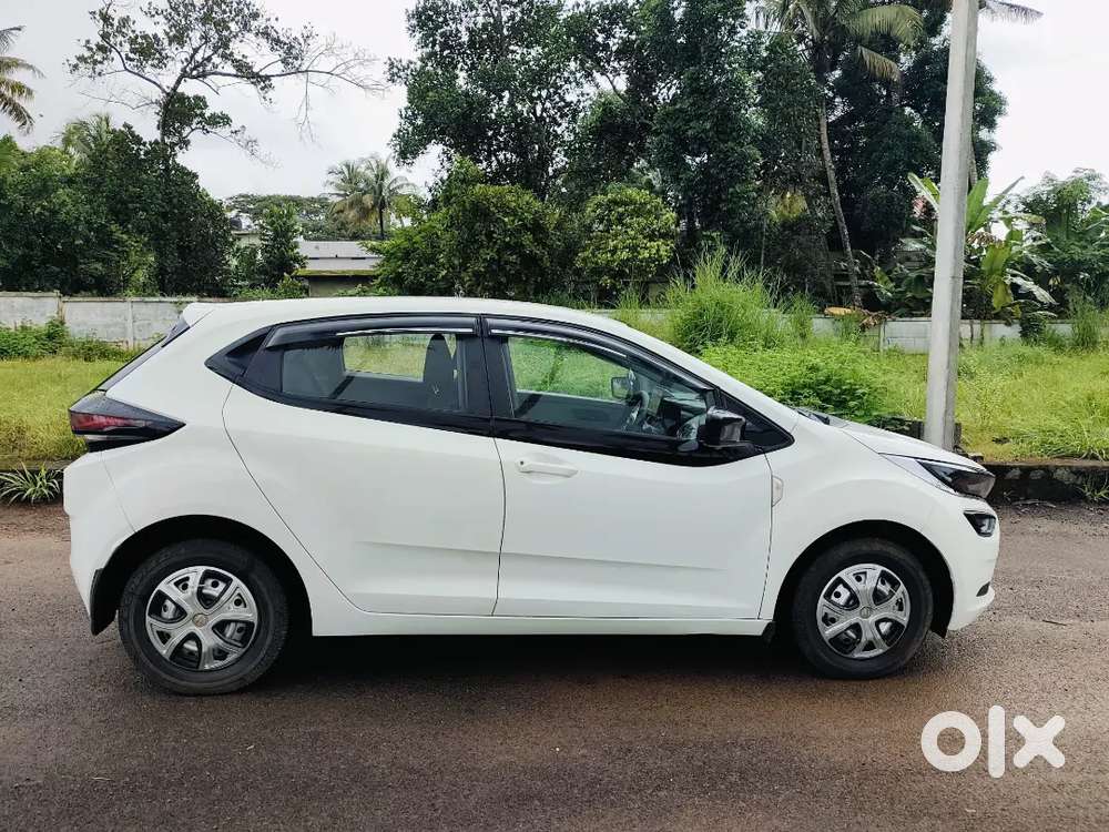 Tata Altroz 1.2 Xe 2021