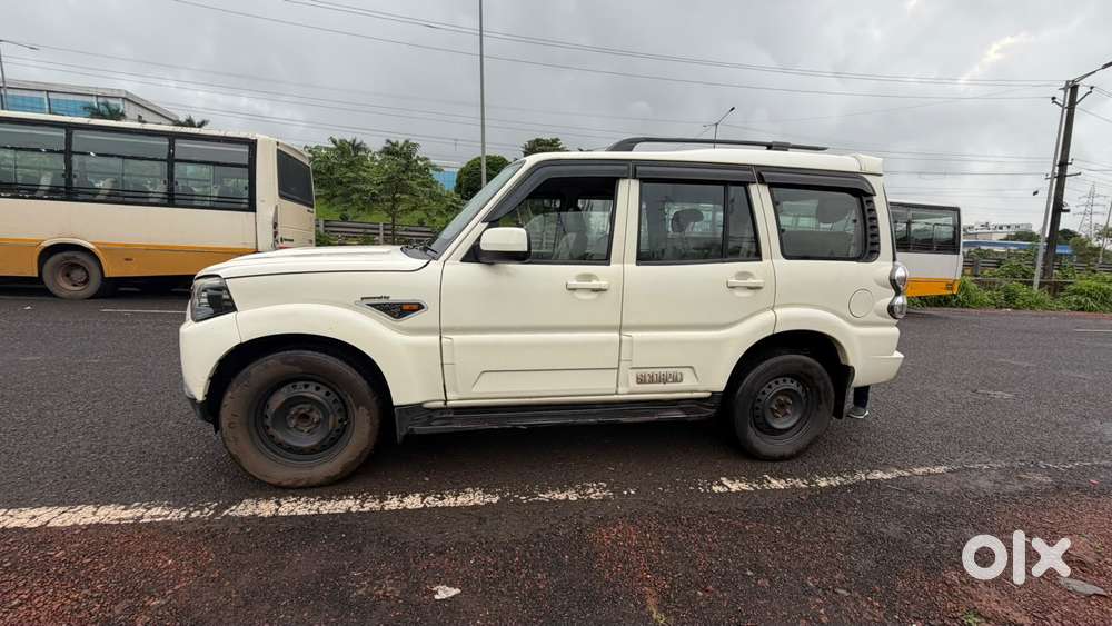 Mahindra Scorpio S6, 2014, Diesel